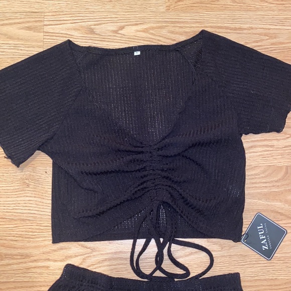 WAFFLE Crop Top and Shorts SET - Picture 2 of 6